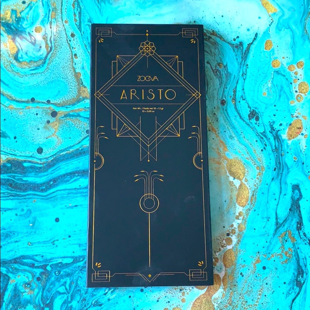 ARISTO eyeshadow palette by ZOEVA